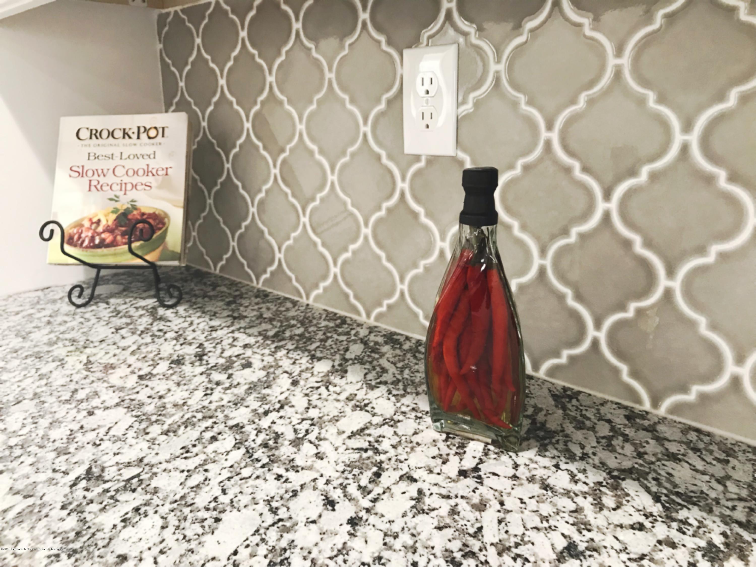 106 E Ragley Hall Road, Unit E Freehold, NJ 07728 - Photo 4 of 19 Backsplash