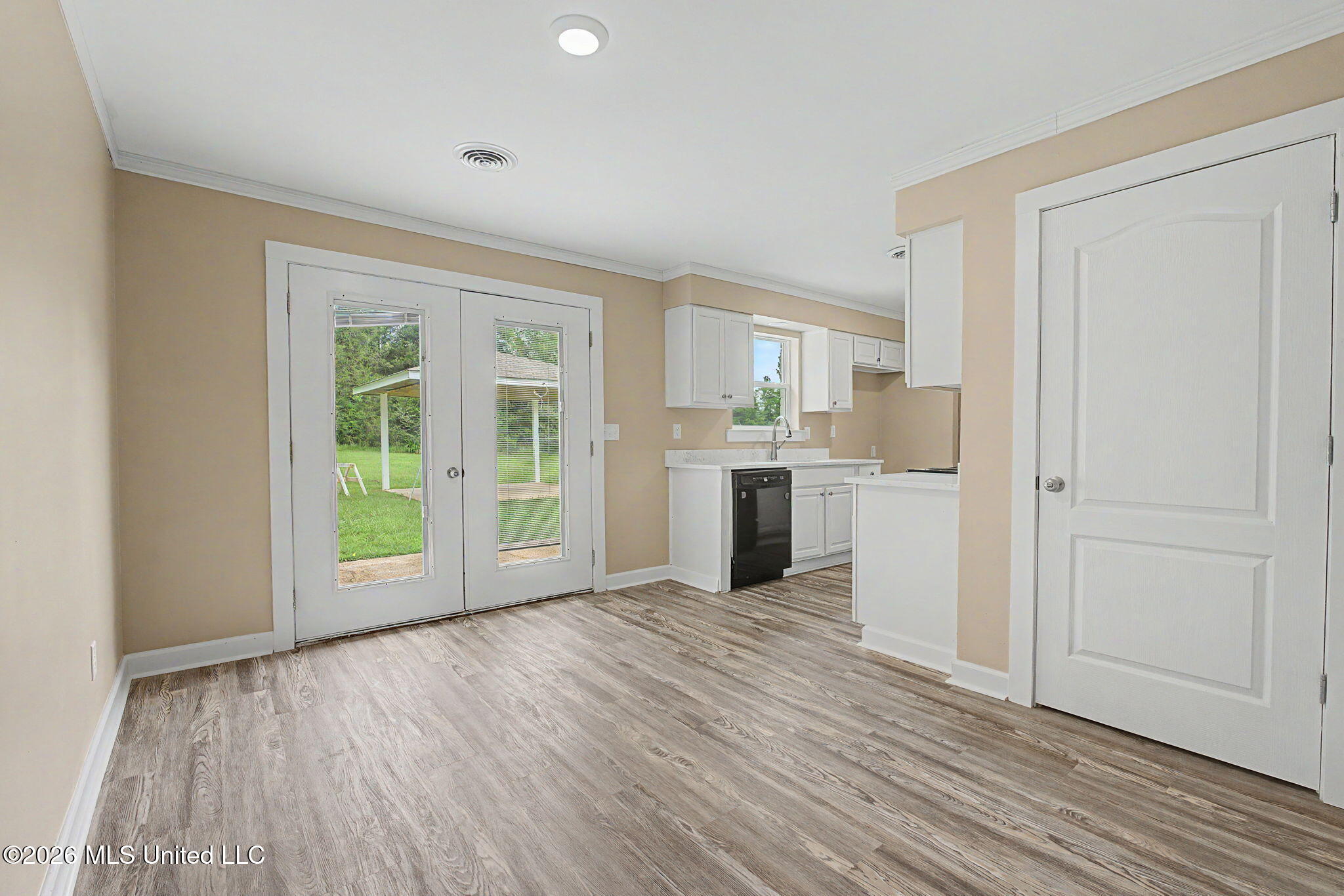 1945 Pryor Road Coldwater, MS 38618 - Photo 11 of 38 11-web-or-mls-1945 Pryor Rd-10