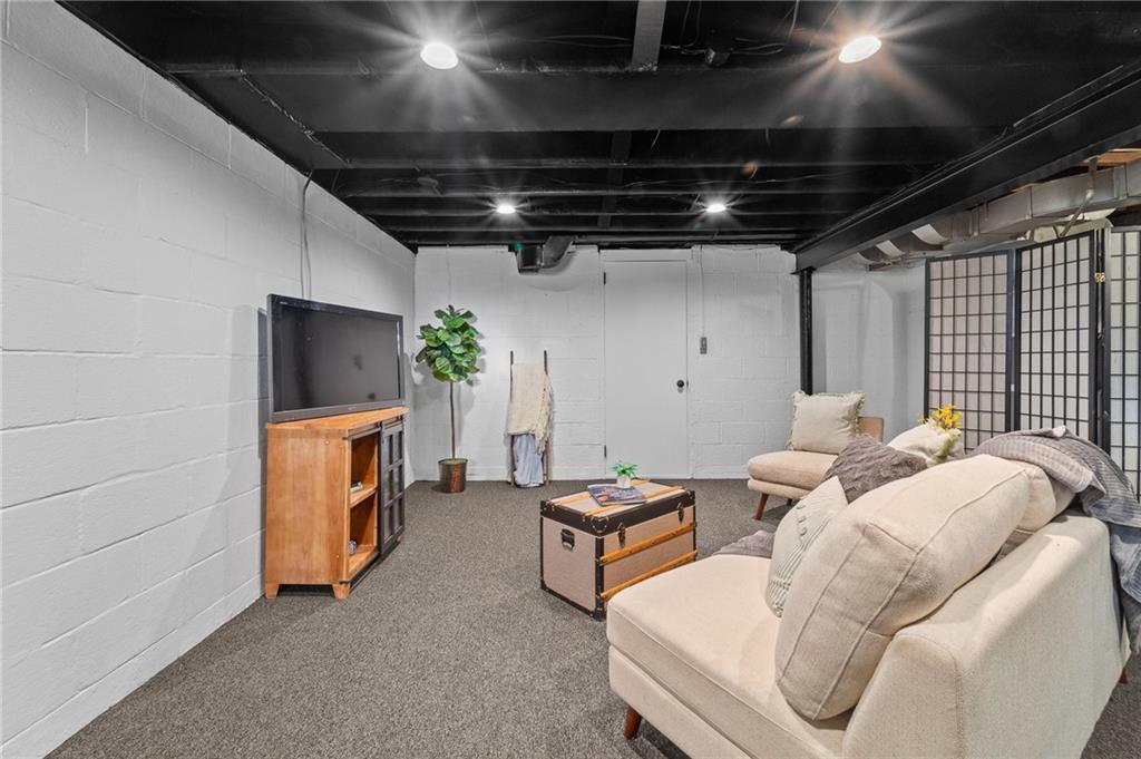 3637 Willett Road Pittsburgh, PA 15227 - Photo 16 of 23 Gallery Image 16