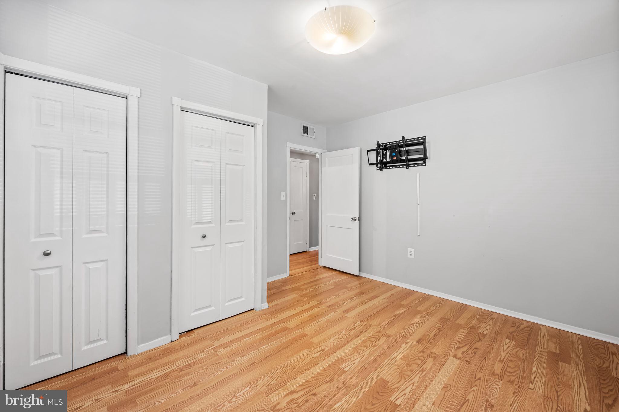 825 Cliffedge Road Baltimore, MD 21208 - Photo 21 of 37 Main level bedroom