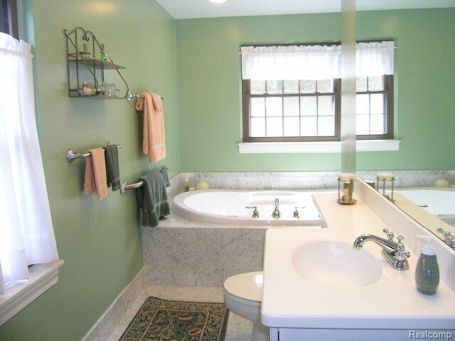 54 Cloverly Road Grosse Pointe, MI 48236 - Photo 22 of 25 Bathroom