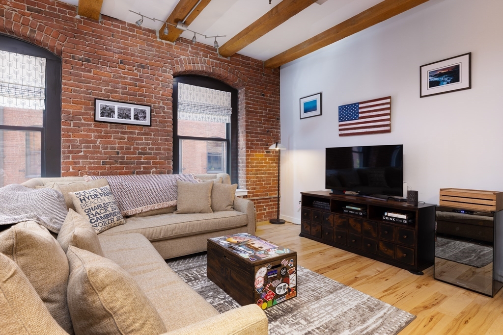 21 Wormwood Street, Unit 310 Boston, MA 02210 - Photo 4 of 10
