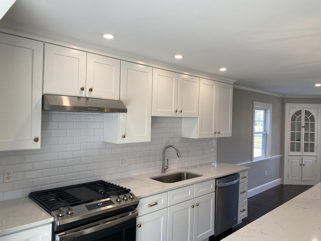 12 Marilyn Road Milton, MA 02186 - Photo 8 of 19 Gallery Image 8