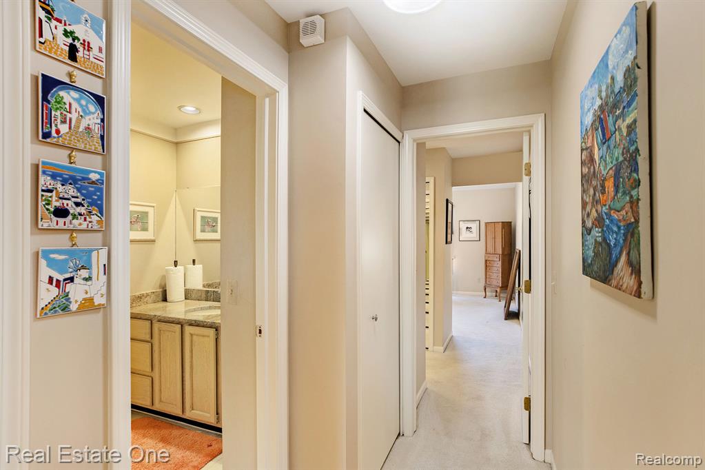2210 London Bridge Drive Rochester Hills, MI 48307 - Photo 17 of 26