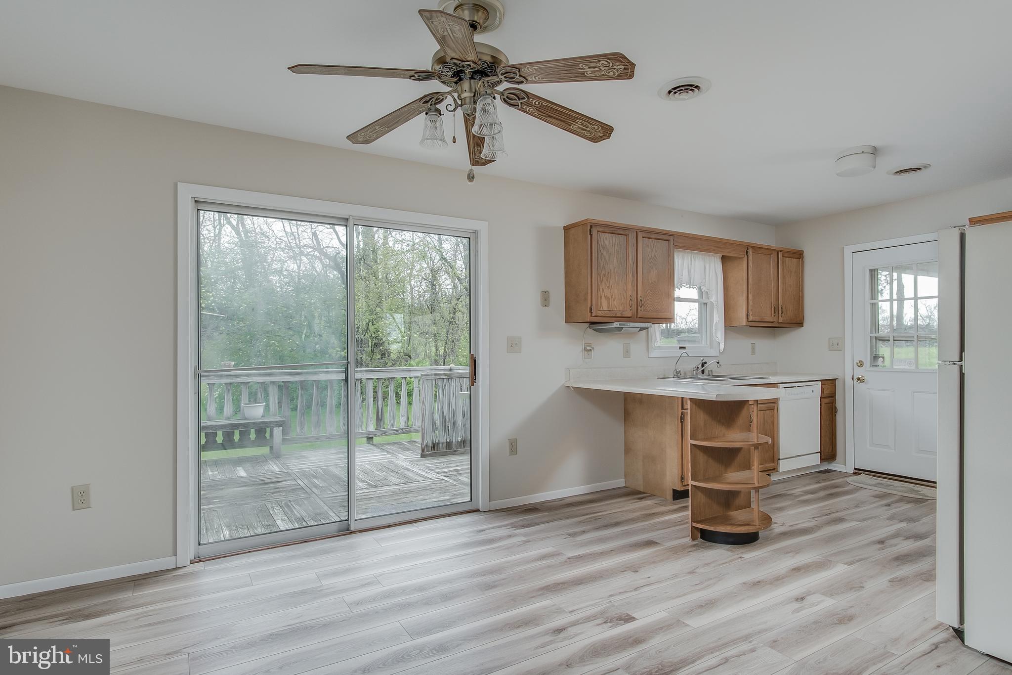 14501 Black Angus Road Hagerstown, MD 21742 - Photo 12 of 40 Dining room into kitchen