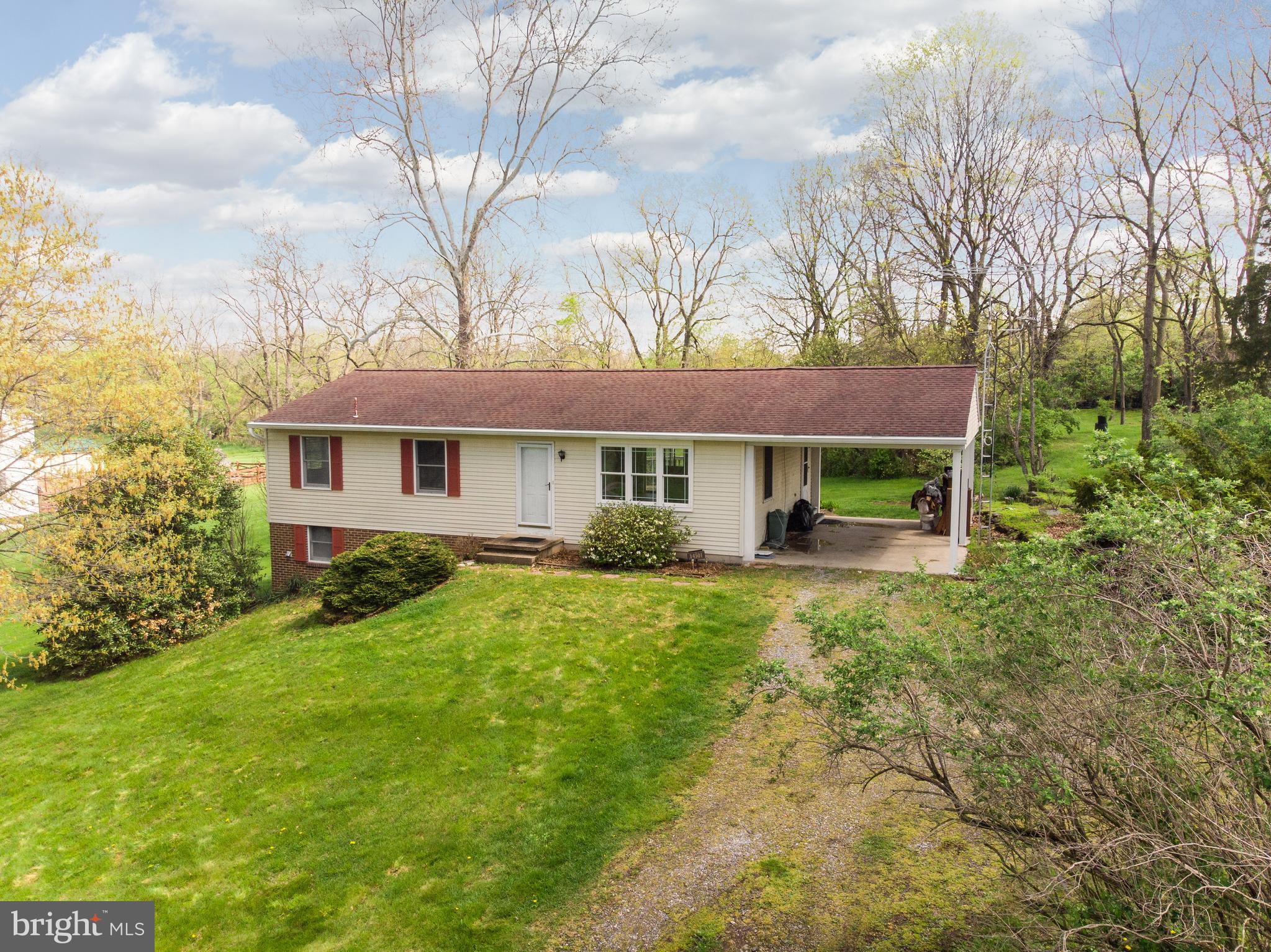 14501 Black Angus Road Hagerstown, MD 21742 - Photo 3 of 40 Carport...