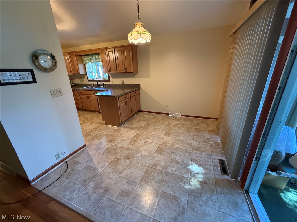 2174 Rockefeller Road Wickliffe, OH 44092 - Photo 8 of 36
