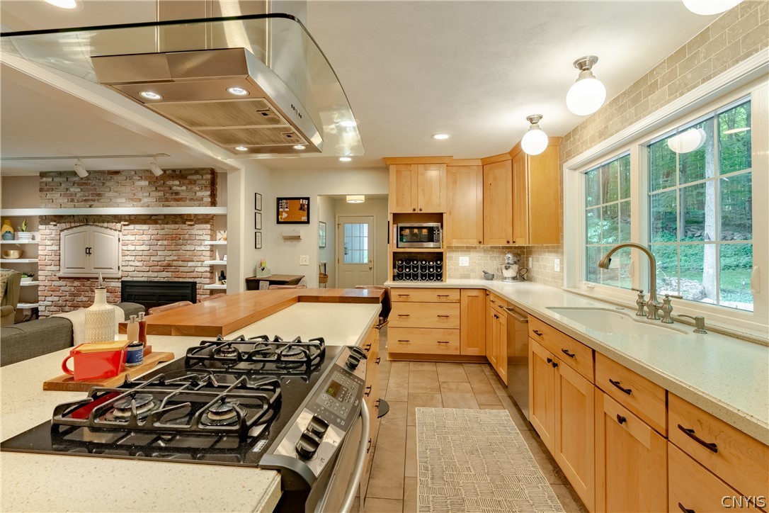 4652 Post Road Manlius, NY 13104 - Photo 6 of 49