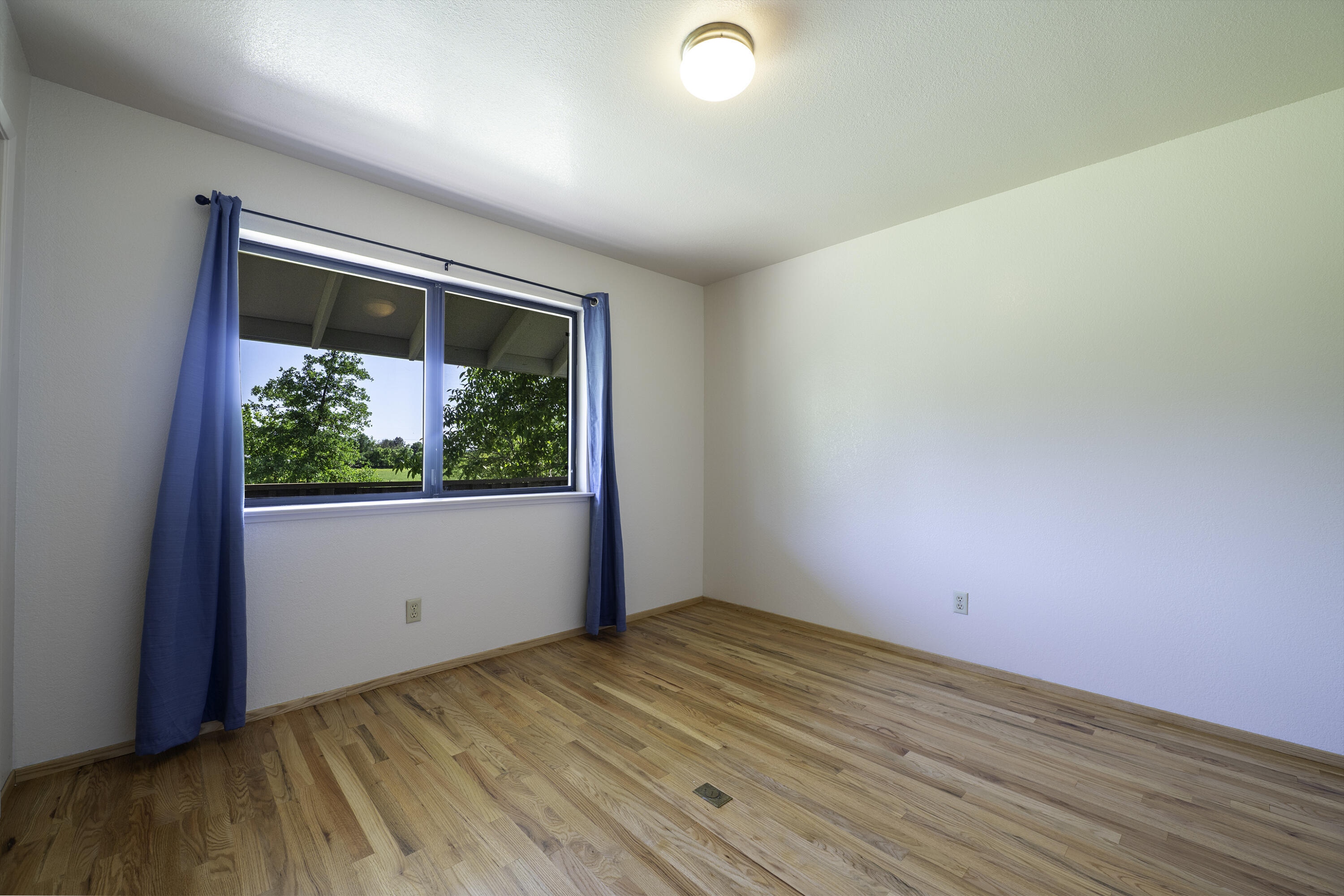 19943 Berghus Way Redding, CA 96002 - Photo 18 of 35 Bedroom 2jpg - Copy