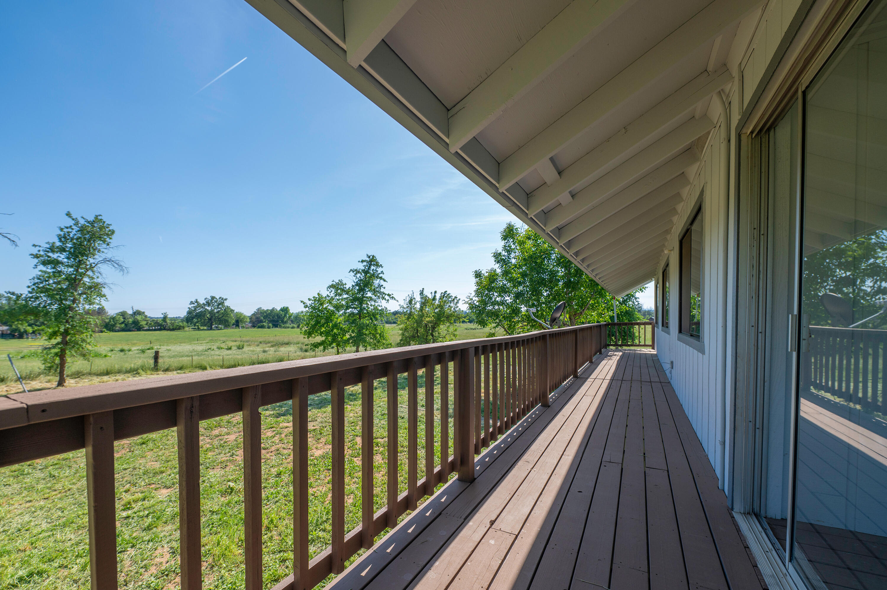 19943 Berghus Way Redding, CA 96002 - Photo 24 of 35 South patio