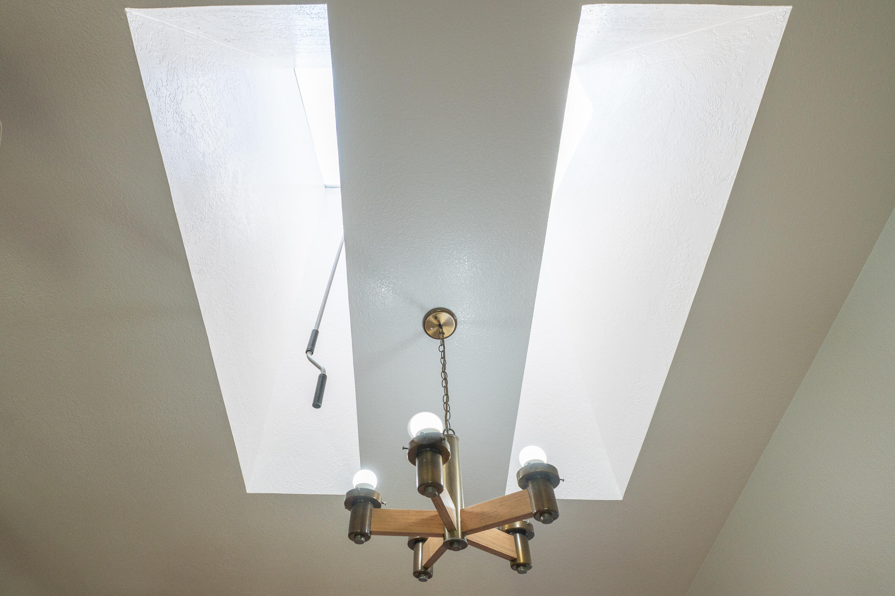 19943 Berghus Way Redding, CA 96002 - Photo 8 of 35 Operable skylights - Copy