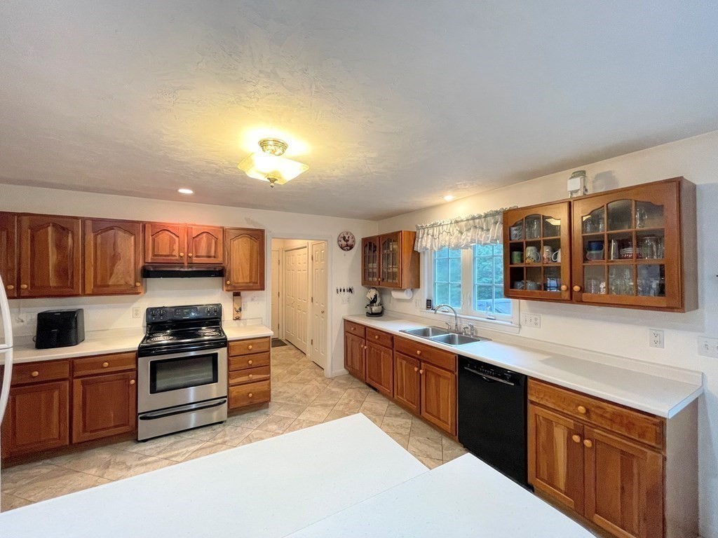 39 Brockelman Road Lancaster, MA 01523 - Photo 14 of 40 Gallery Image 14