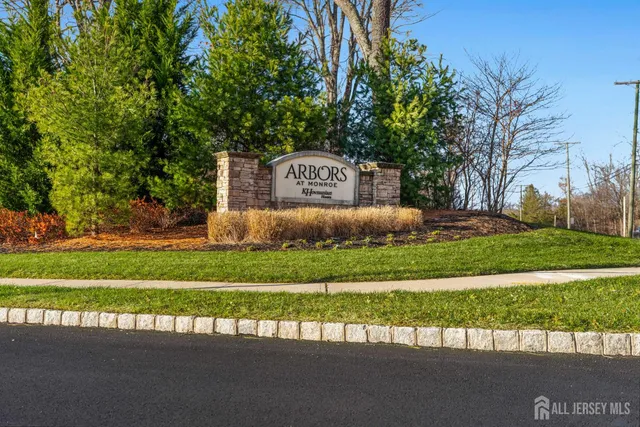 $759,000 | 23 Larkspur Lane, Monroe Township, NJ 08831