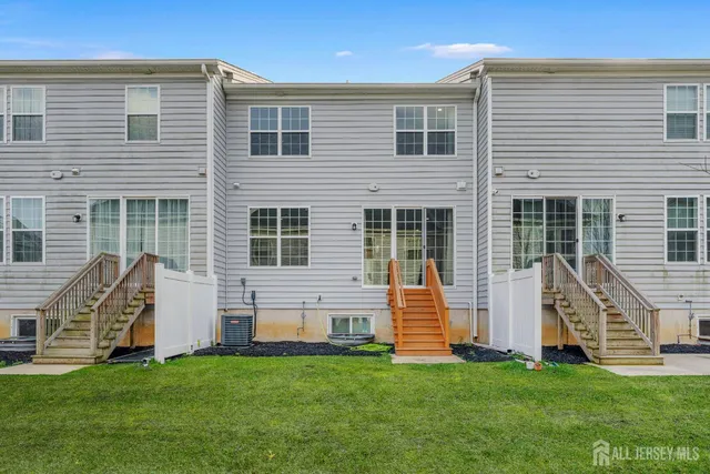 $759,000 | 23 Larkspur Lane, Monroe Township, NJ 08831