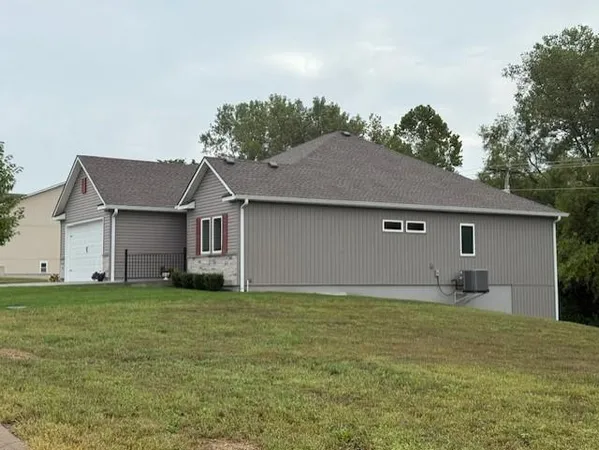 $474,900 | 517 Village Lane, Harrisonville, MO 64701