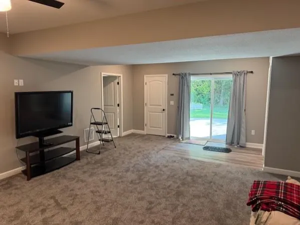 $474,900 | 517 Village Lane, Harrisonville, MO 64701