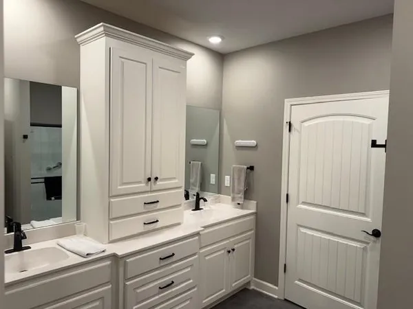 $474,900 | 517 Village Lane, Harrisonville, MO 64701