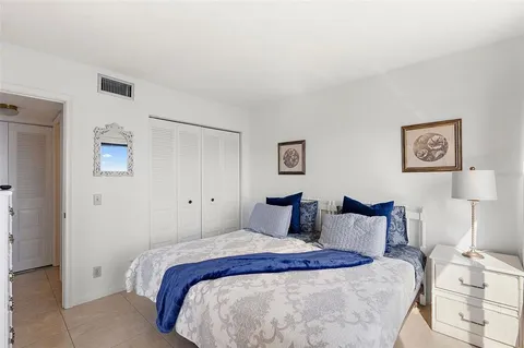 $425,000 | 6322 Palma Del Mar Boulevard South, Unit 209, St. Petersburg, FL 33715