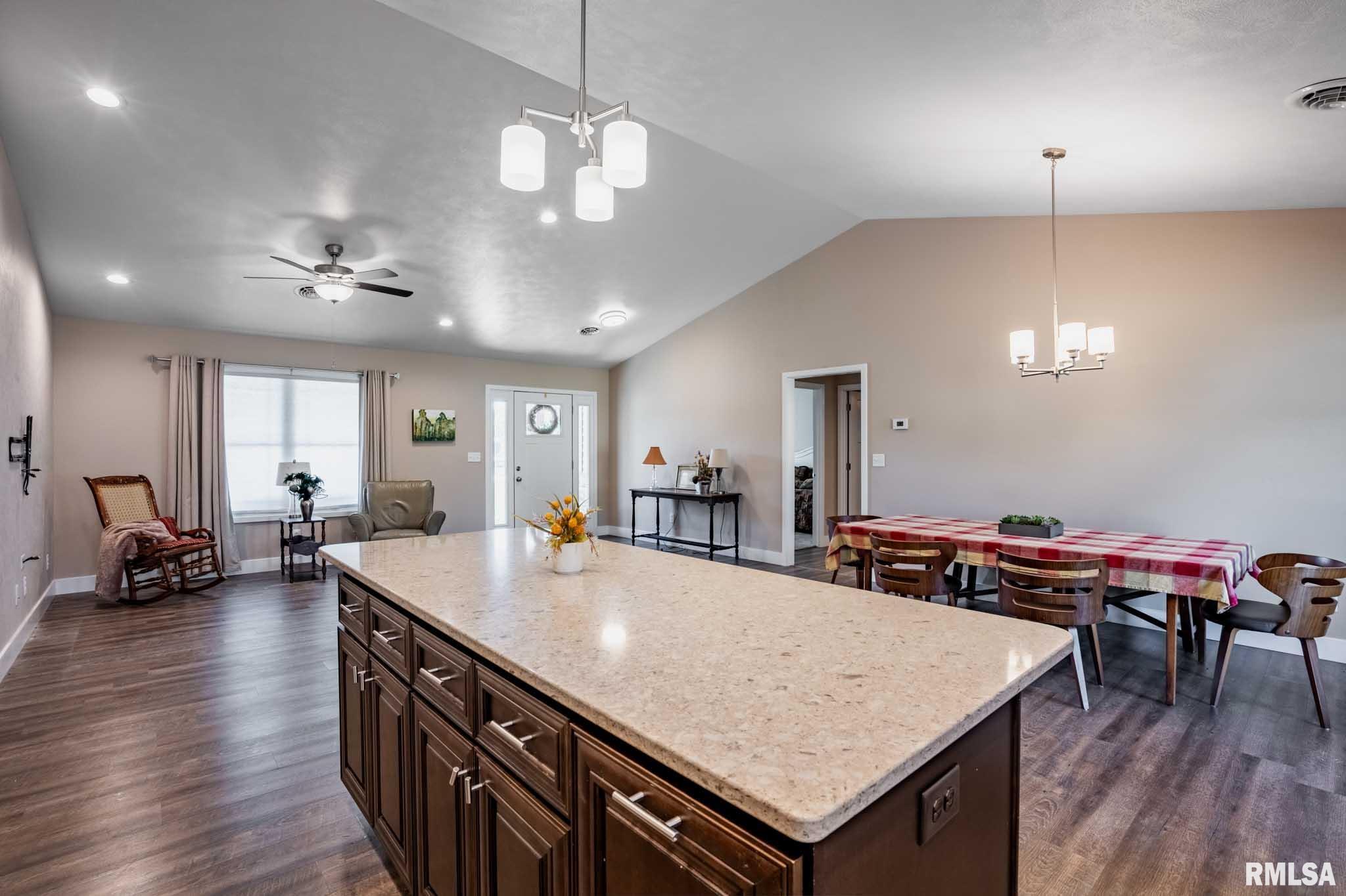 1205 Wildflower Lane Herrin, IL 62948 - Photo 5 of 37