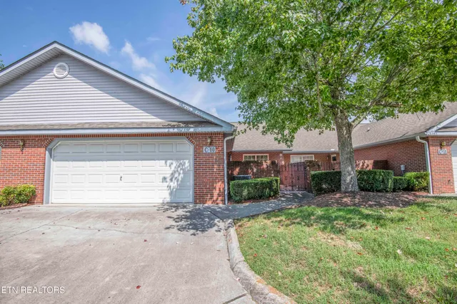 $325,000 | 805 Cedar Lane, Unit C10, Knoxville, TN 37912