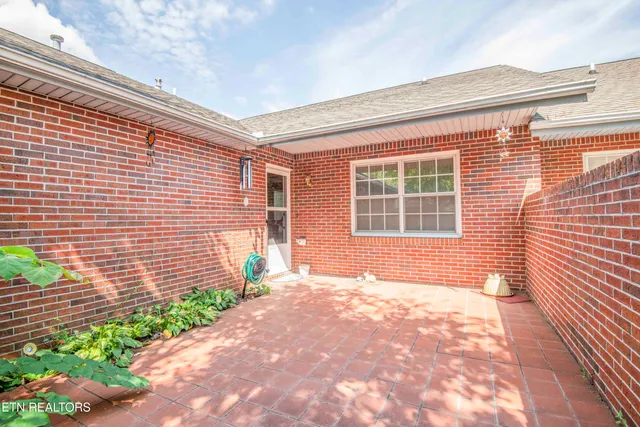 $325,000 | 805 Cedar Lane, Unit C10, Knoxville, TN 37912