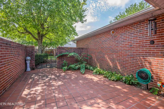 $325,000 | 805 Cedar Lane, Unit C10, Knoxville, TN 37912