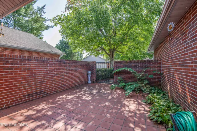 $325,000 | 805 Cedar Lane, Unit C10, Knoxville, TN 37912