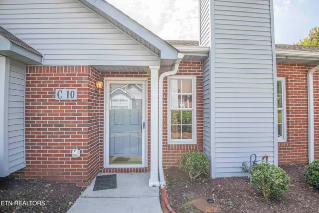 $325,000 | 805 Cedar Lane, Unit C10, Knoxville, TN 37912