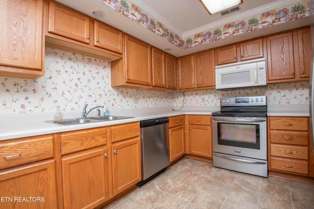 $325,000 | 805 Cedar Lane, Unit C10, Knoxville, TN 37912