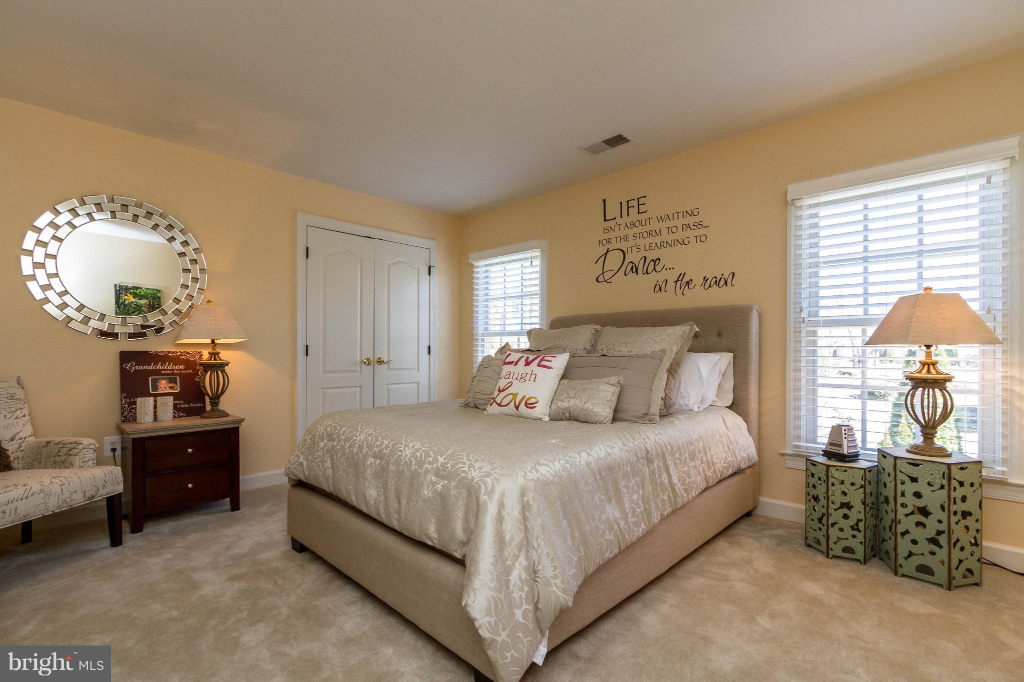8247 Roxborough Loop Gainesville, VA 20155 - Photo 20 of 30 2nd Bedroom with Private Full Bath