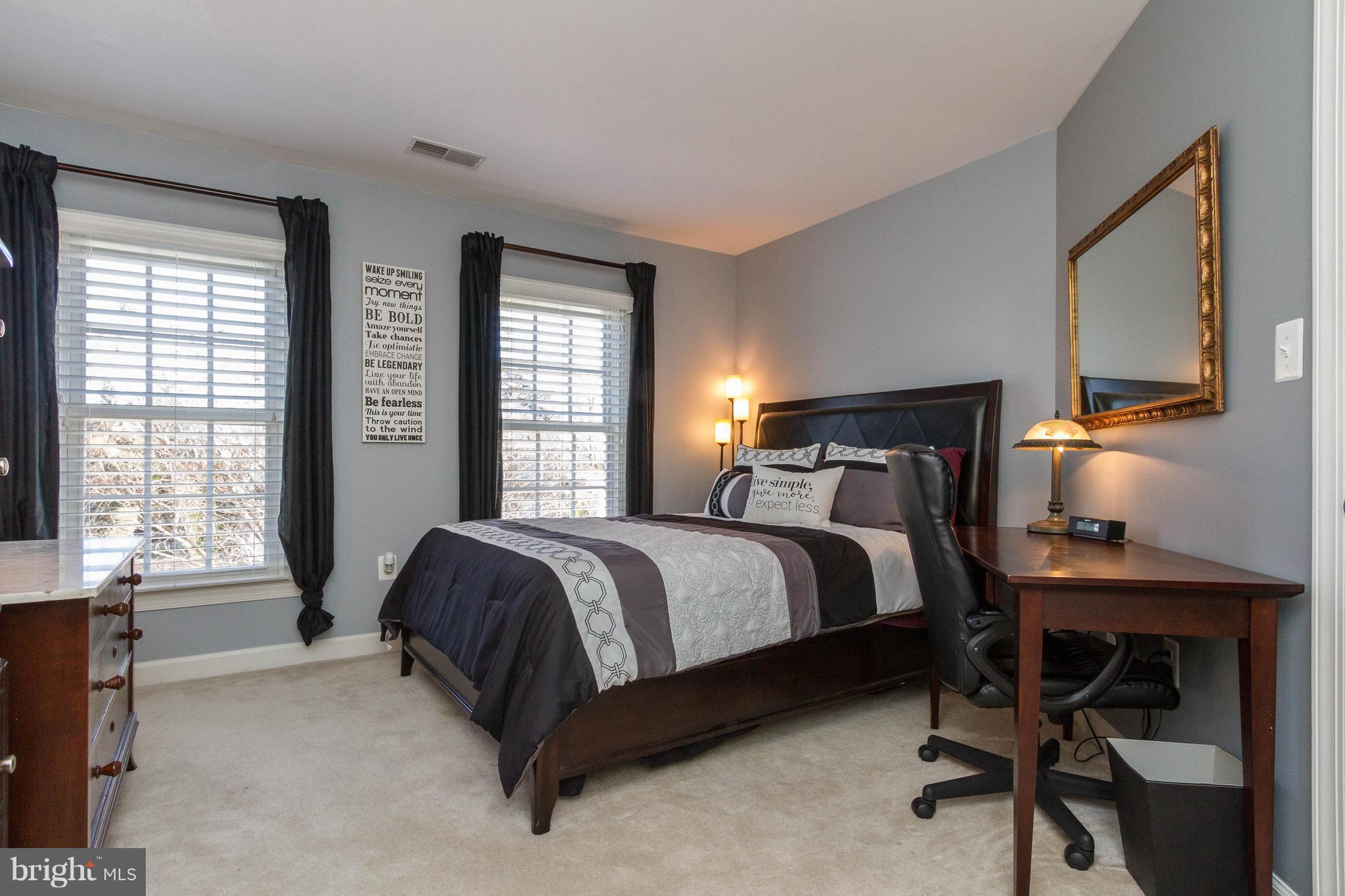 8247 Roxborough Loop Gainesville, VA 20155 - Photo 21 of 30 3rd Bedroom with Private Full Bath