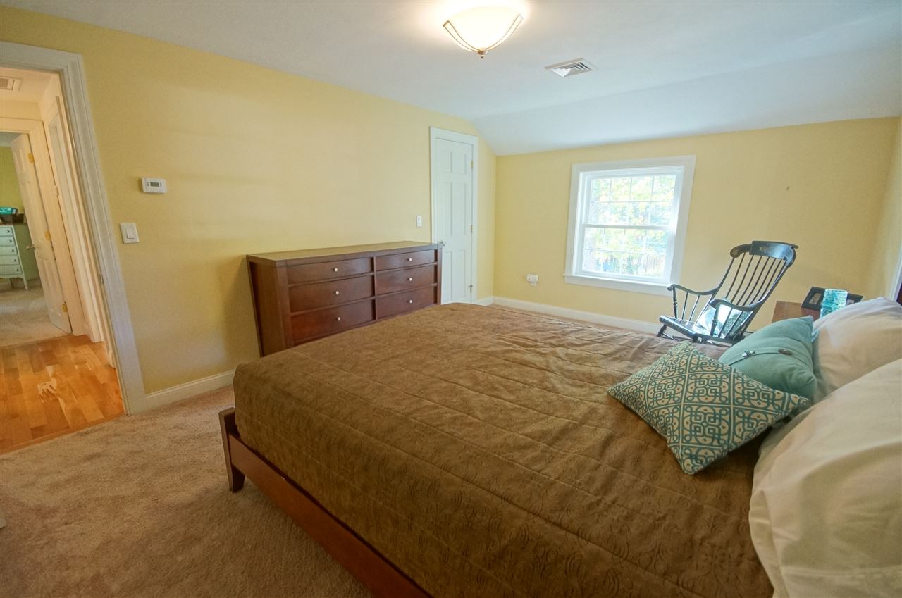 13 Hubbard Hill Road Derry, NH 03038 - Photo 18 of 40