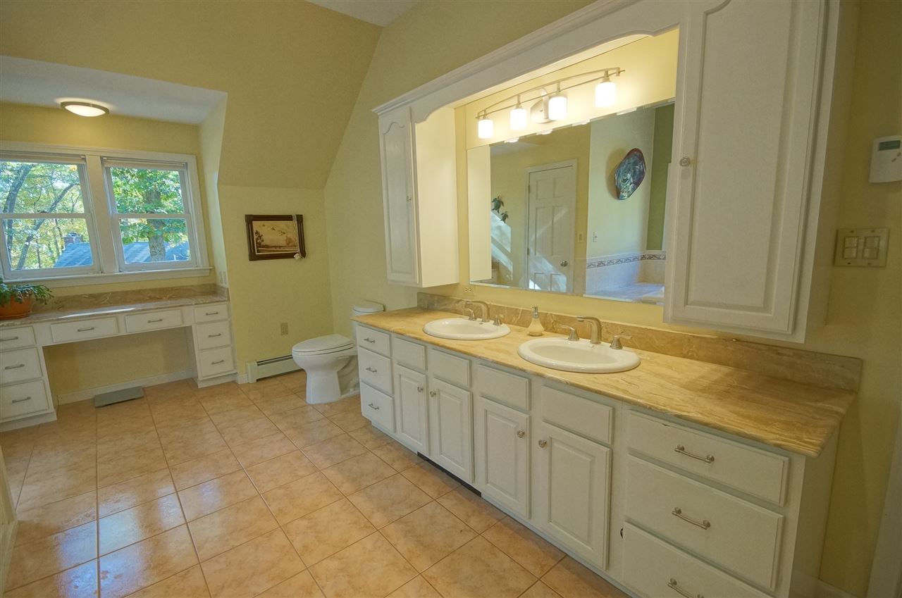 13 Hubbard Hill Road Derry, NH 03038 - Photo 33 of 40
