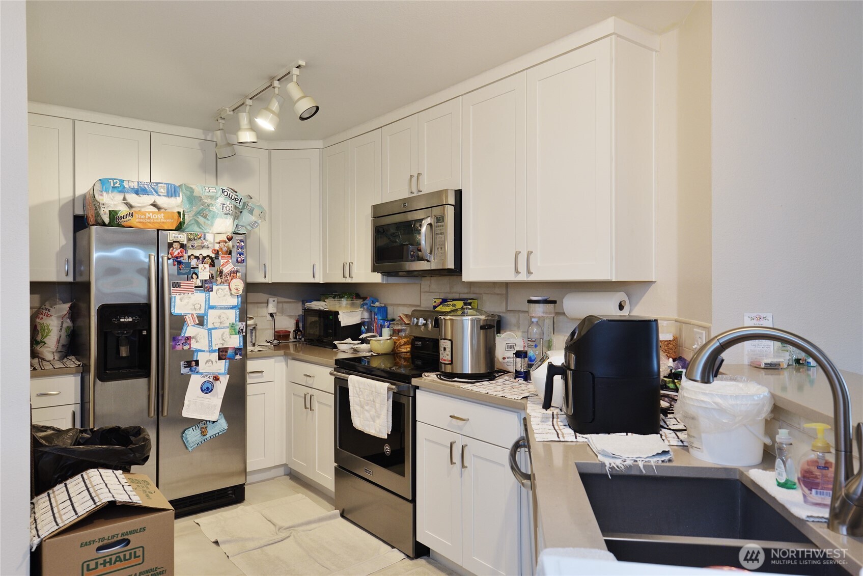 1500 South 18th Street, Unit D201 Renton, WA 98055 - Photo 5 of 12
