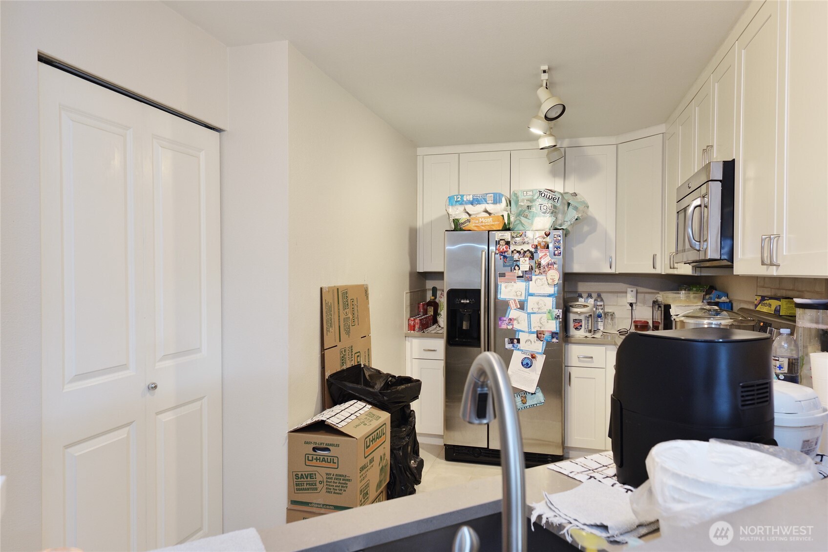 1500 South 18th Street, Unit D201 Renton, WA 98055 - Photo 6 of 12