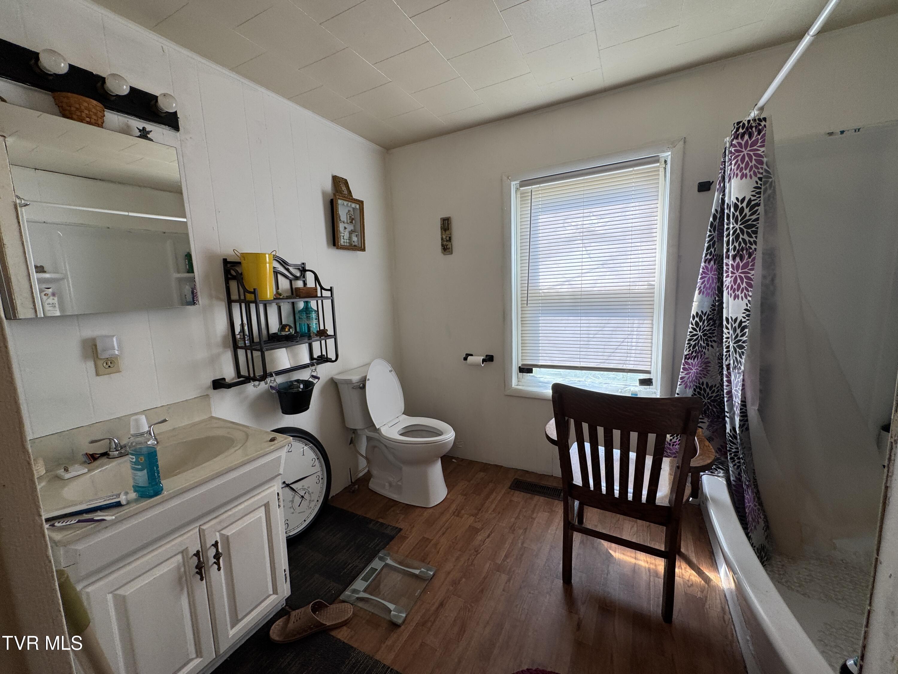 2342 Roda Road Appalachia, VA 24216 - Photo 8 of 30 BATH