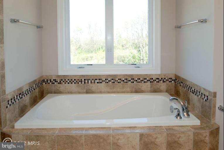 1622 Nicodemus Road New Windsor, MD 21776 - Photo 8 of 24 Interior (General)