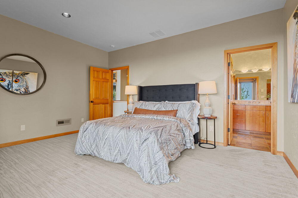 885 Northwest Chelsea Loop Bend, OR 97703 - Photo 37 of 57 82A 13-web-or-mls-Riley_Visuals-13 -