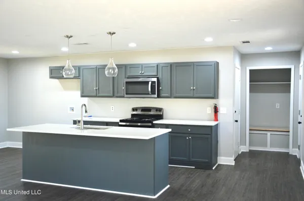 $130,000 | 425 Knob Hill Drive, Jackson, MS 39209