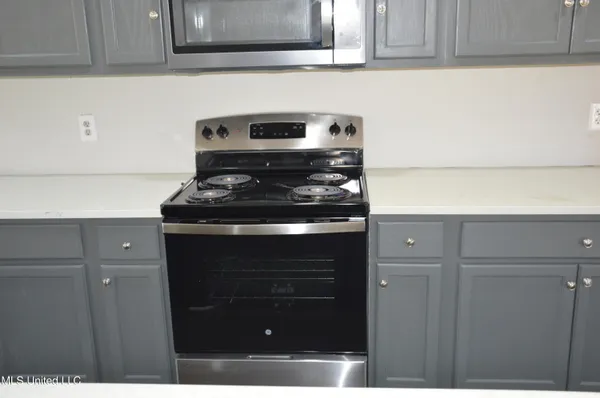 $130,000 | 425 Knob Hill Drive, Jackson, MS 39209