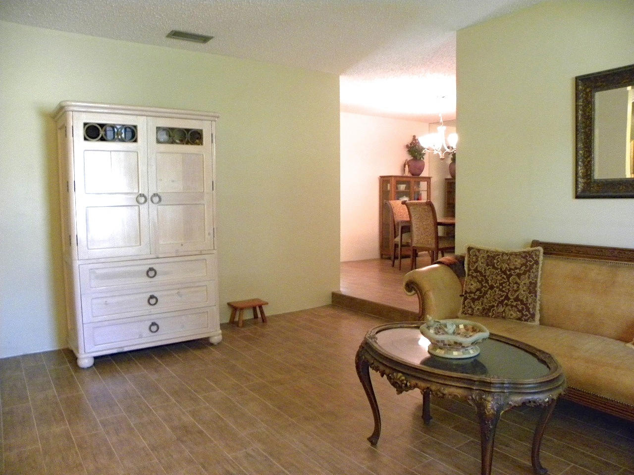 3098 Northwest 25th Way Boca Raton, FL 33434 - Photo 12 of 45 Living Room
