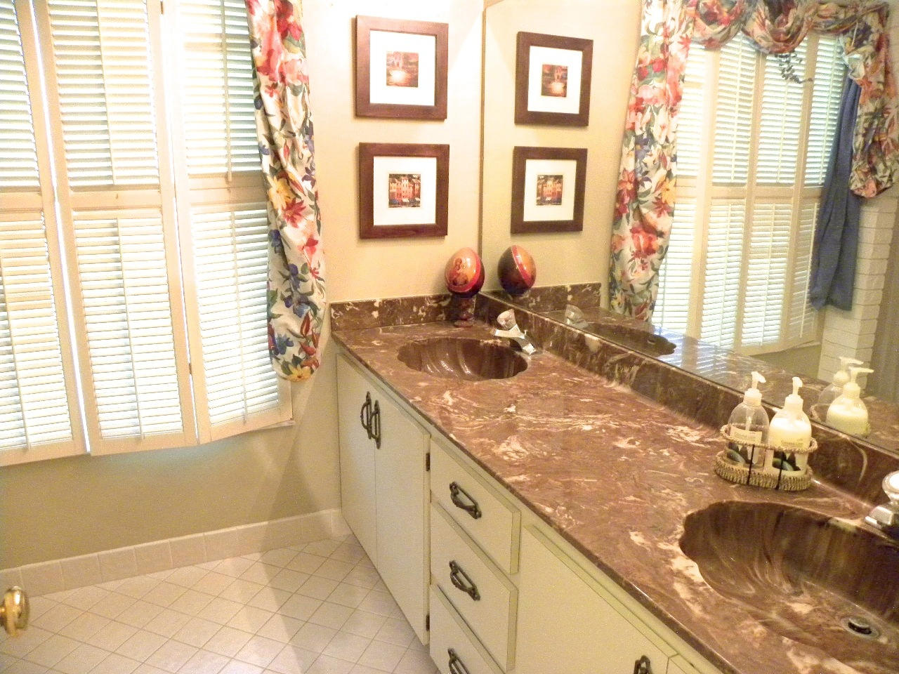 3098 Northwest 25th Way Boca Raton, FL 33434 - Photo 30 of 45 Guest Bathroom