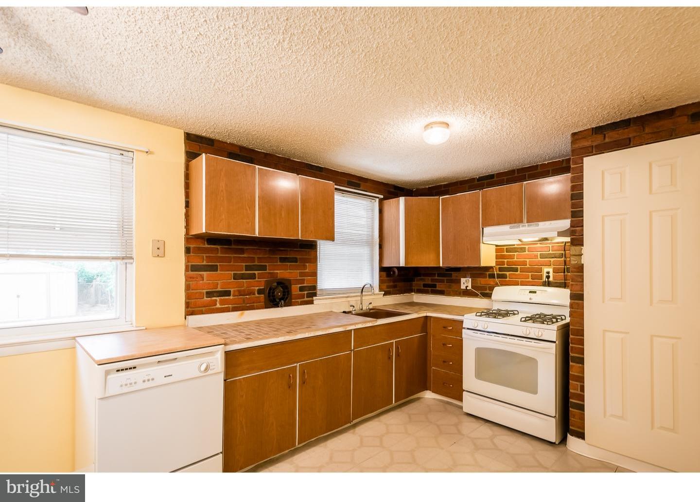 9180 Ryerson Road Philadelphia, PA 19114 - Photo 8 of 21 Kitchen