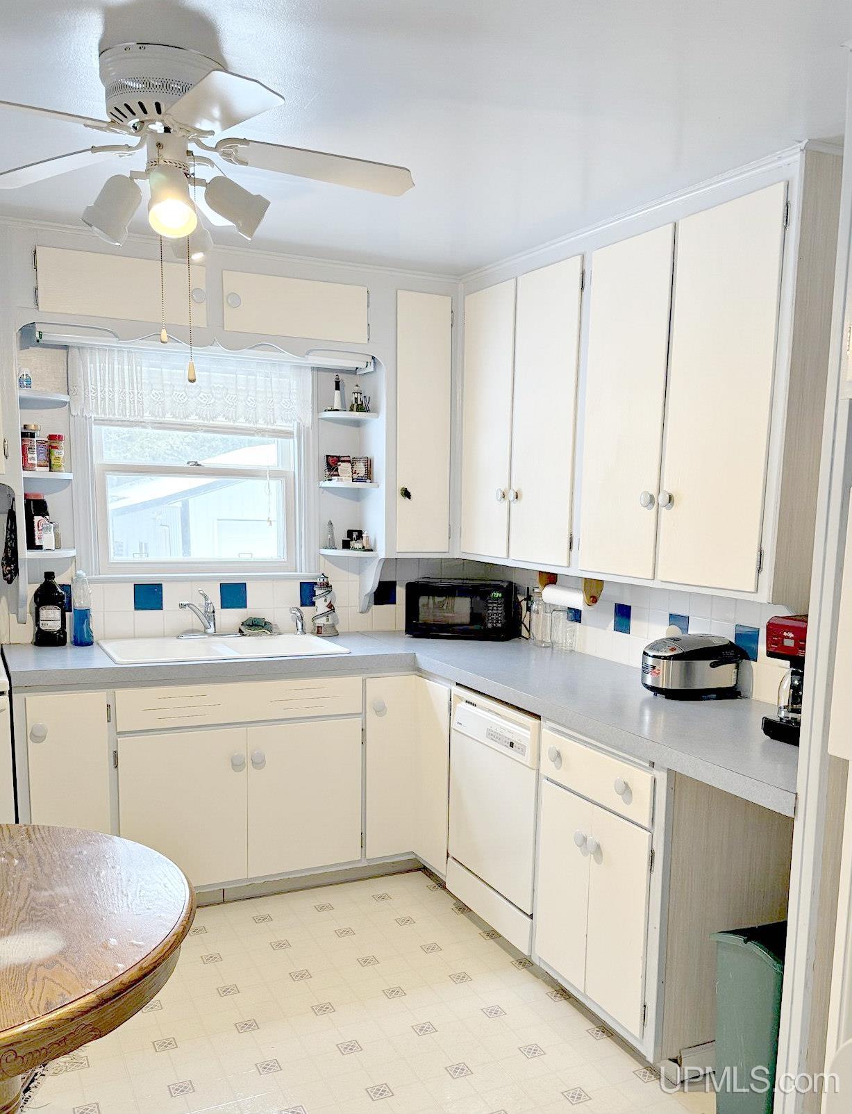 W4481 Oakwood Road Daggett, MI 49821 - Photo 5 of 42 Gallery Image 5