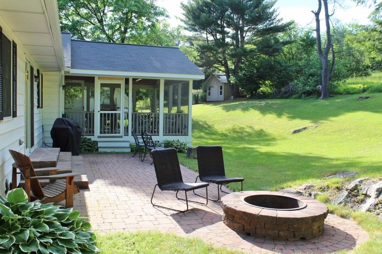 24 Taylor Drive Springfield, VT 05156 - Photo 4 of 38