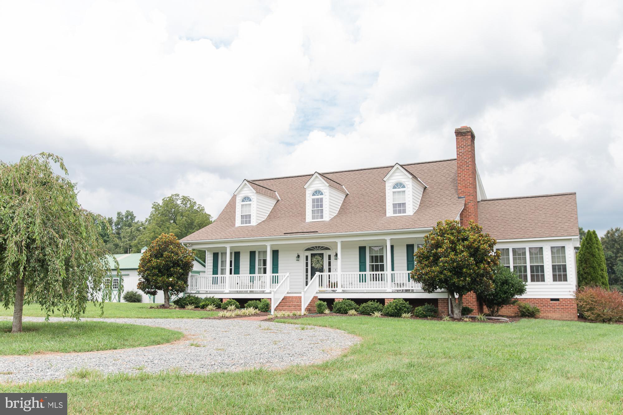 23157 Sparta Road Milford, VA 22514 - Photo 4 of 101 Circular Drive, Great Landscaping!
