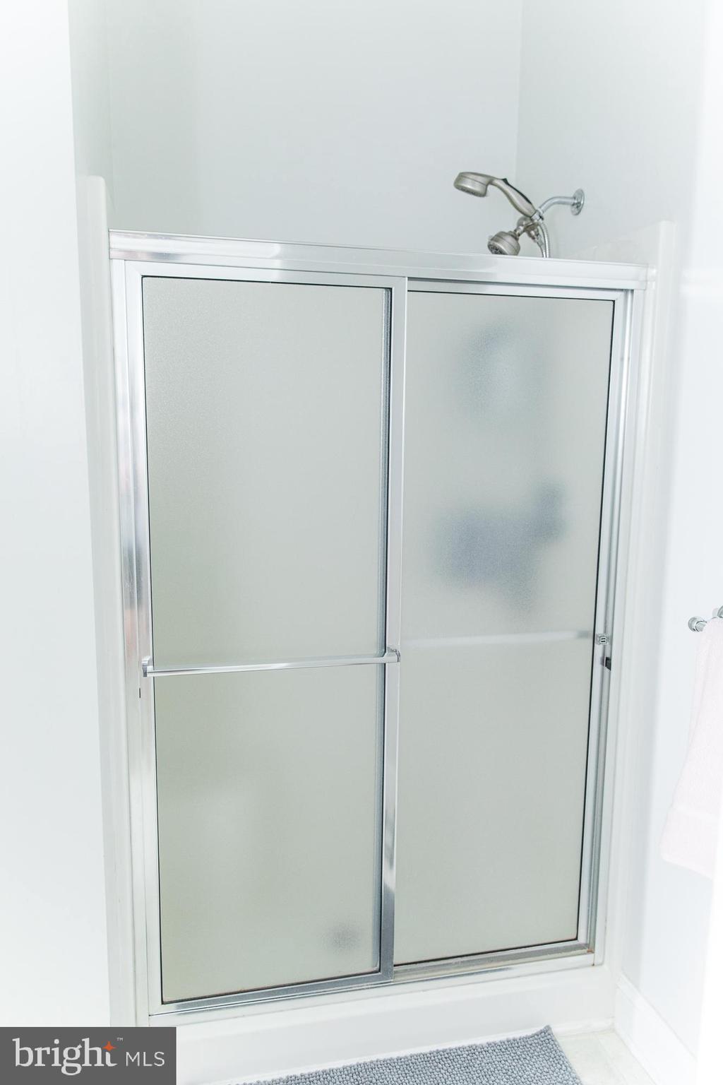23157 Sparta Road Milford, VA 22514 - Photo 32 of 101 Separate Master shower