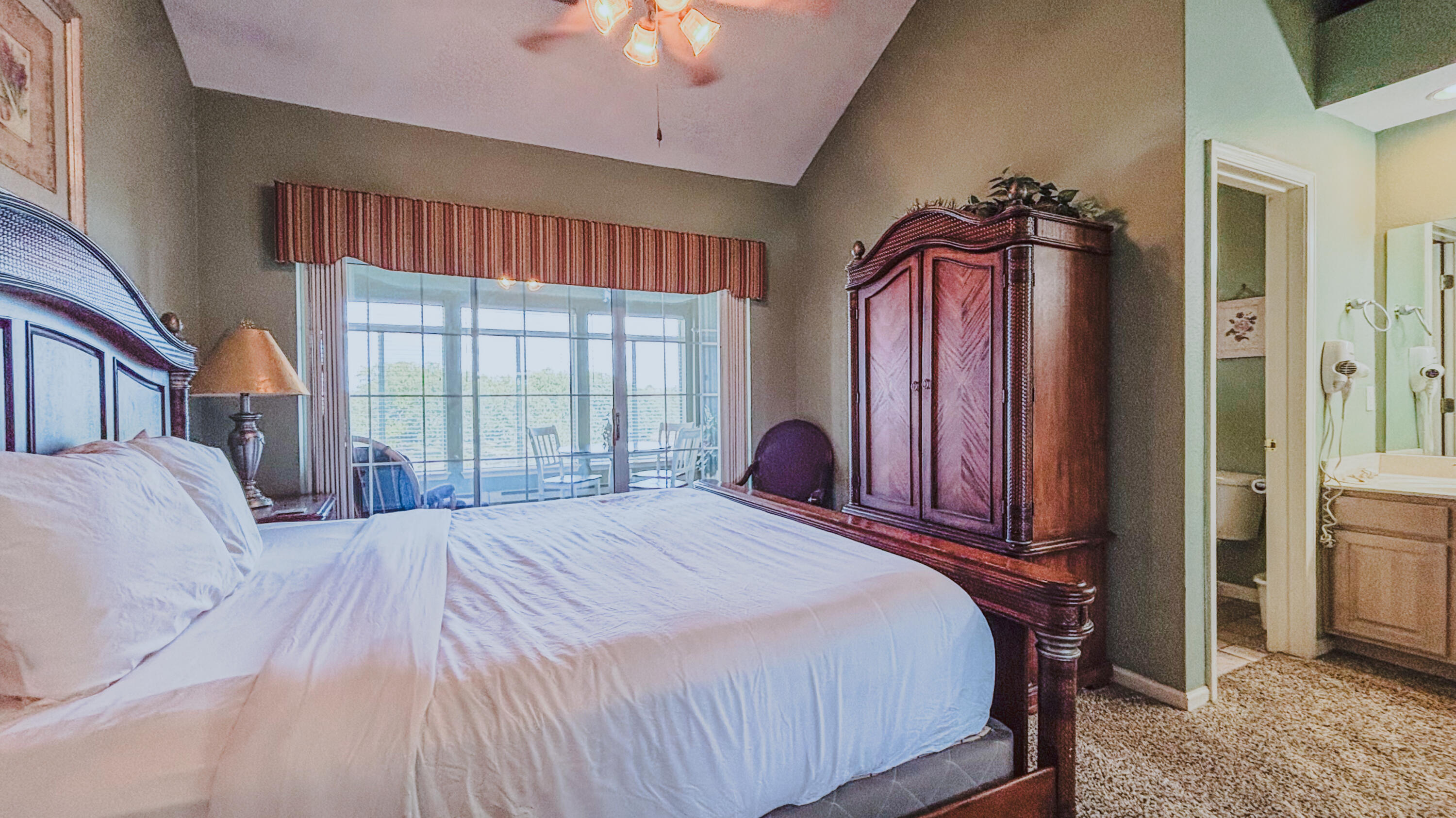 200 Glory Road Branson, MO 65616 - Photo 4 of 20 Master bedroom