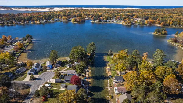 $469,500 | 1913 White Birch Court, Mears, MI 49436