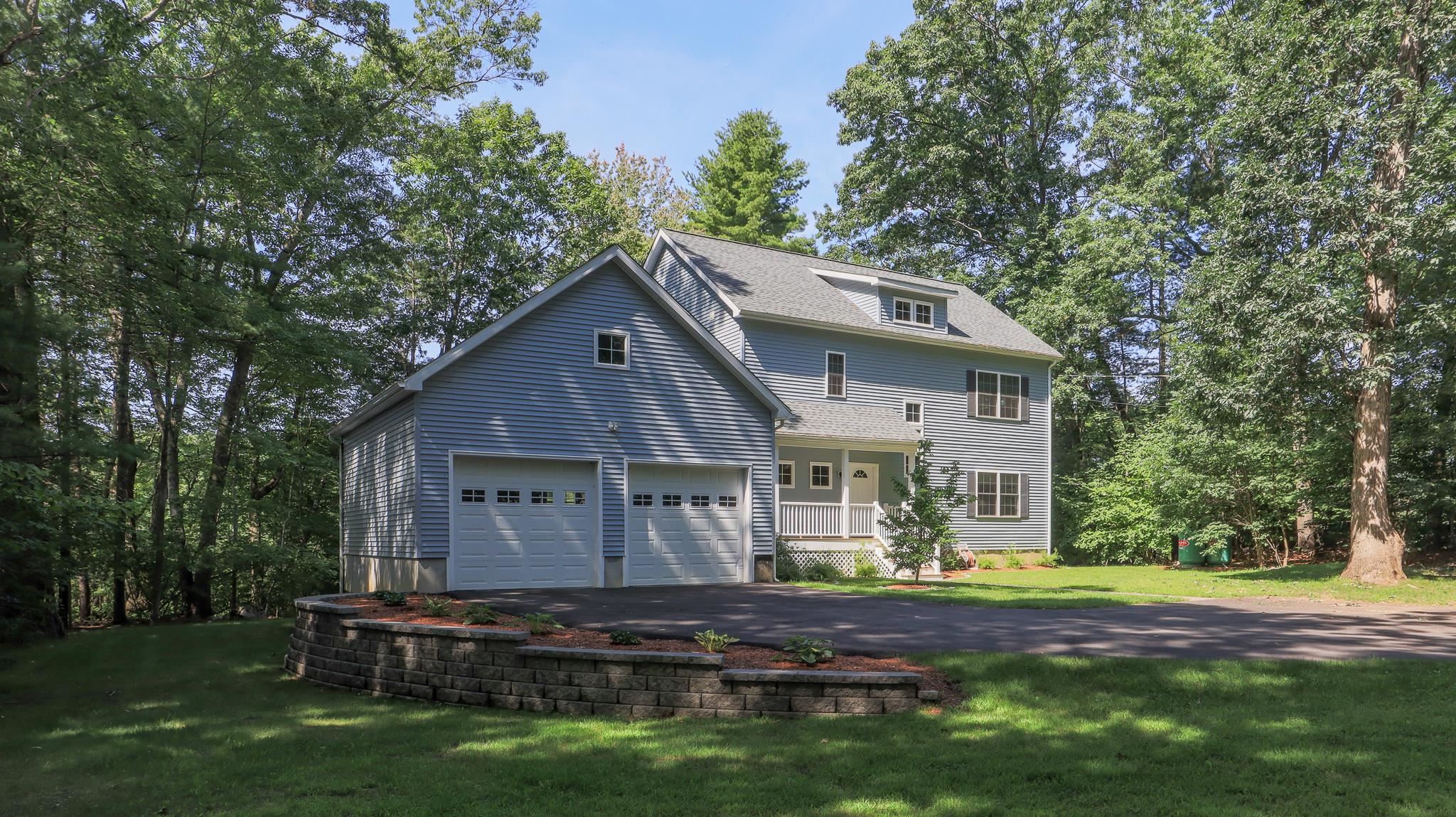 15 Escumbuit Road Derry, NH 03038 - Photo 3 of 39